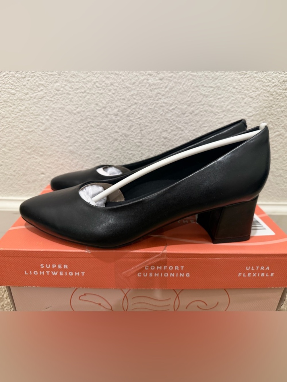 “New” Easy Spirit NICOLE Black Pointed Toe Flats size5